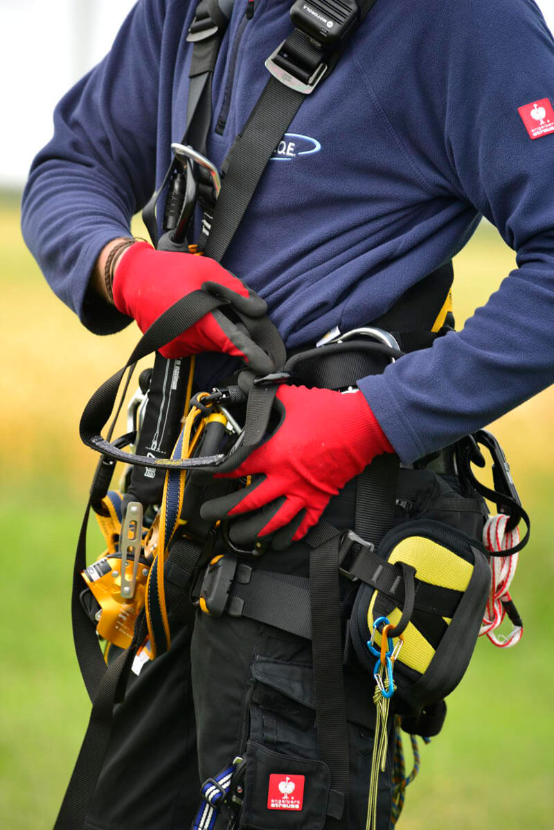 Arbeiten an Windraedern Arbeiten an Windraedern
